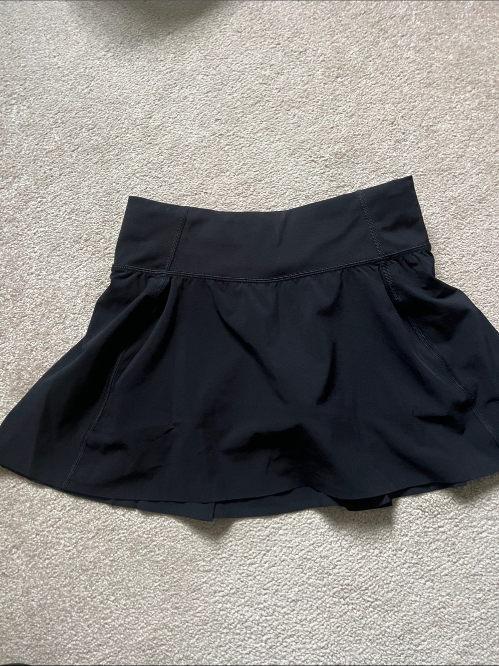 Aritzia Golden Black athletic skirt with built in shorts size:xs